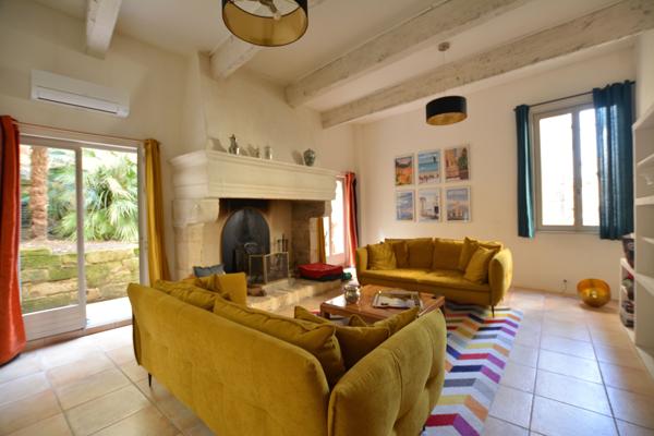 Demeure de charme au coeur de Sommières, Garage, jardinet, terrasse