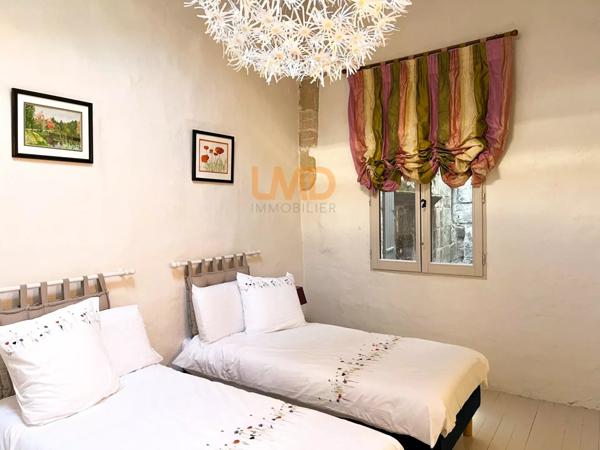 Demeure de charme au coeur de Sommières, Garage, jardinet, terrasse