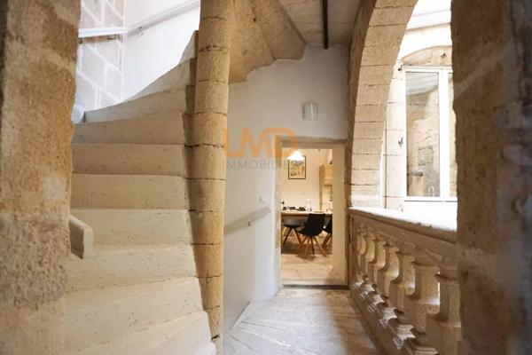 Demeure de charme au coeur de Sommières, Garage, jardinet, terrasse