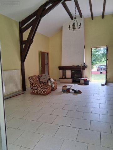 Maison à restaurer à vendre à Breil dans le Maine-et-Loire (49490), ref : 402   
bauge