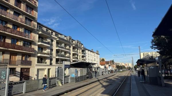 Centre-ville à CHATILLON (92)-BOX à vendre