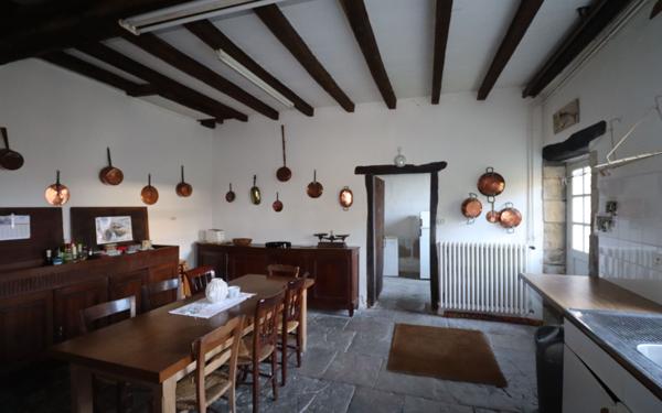 Maison à vendre    10 pièces • 408 m2 Saint-Martin-de-Seignanx