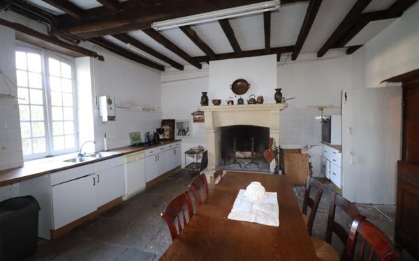 Maison à vendre    10 pièces • 408 m2 Saint-Martin-de-Seignanx