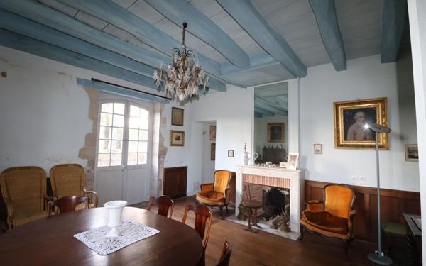 Maison à vendre    10 pièces • 408 m2 Saint-Martin-de-Seignanx