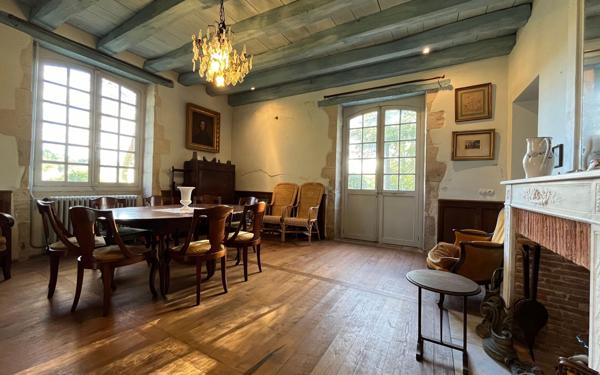 Maison à vendre    10 pièces • 408 m2 Saint-Martin-de-Seignanx