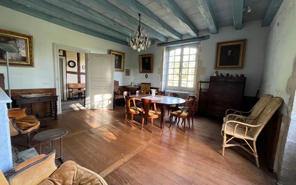 Maison à vendre    10 pièces • 408 m2 Saint-Martin-de-Seignanx