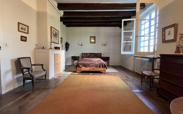 Maison à vendre    10 pièces • 408 m2 Saint-Martin-de-Seignanx