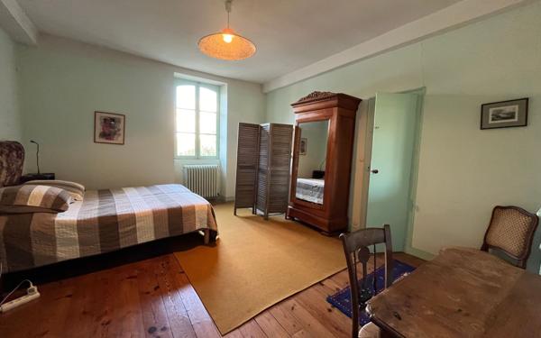 Maison à vendre    10 pièces • 408 m2 Saint-Martin-de-Seignanx