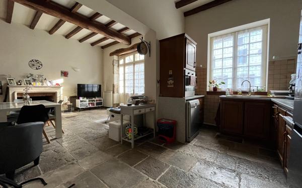 Maison à vendre    10 pièces • 408 m2 Saint-Martin-de-Seignanx