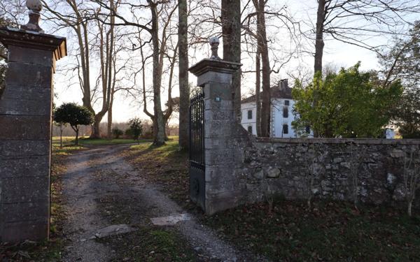 Maison à vendre    10 pièces • 408 m2 Saint-Martin-de-Seignanx