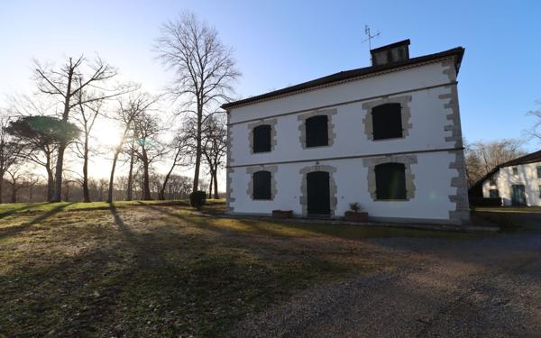 Maison à vendre    10 pièces • 408 m2 Saint-Martin-de-Seignanx