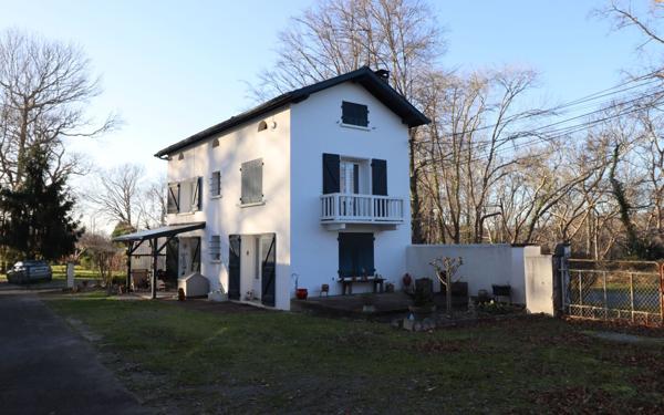 Maison à vendre    10 pièces • 408 m2 Saint-Martin-de-Seignanx