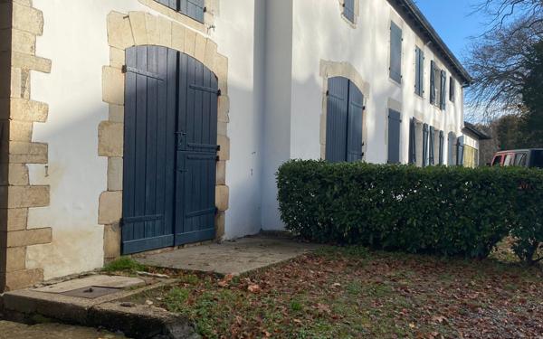 Maison à vendre    10 pièces • 408 m2 Saint-Martin-de-Seignanx