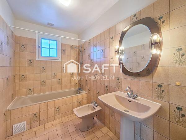 Maison de plain-pied sur sous-sol total avec 2 chambres