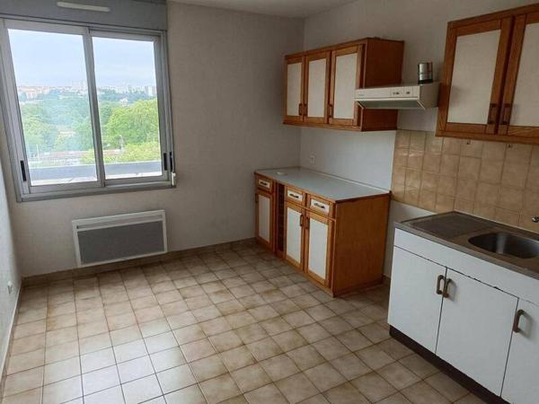 Appartement 2 pièces                                        - 69100 Villeurbanne Réf : 5142