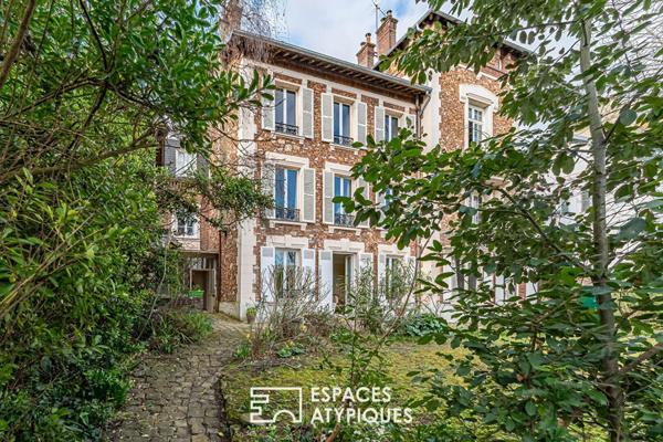 Demeure familiale hors du temps à réinterpréter dans le quartier Brancas