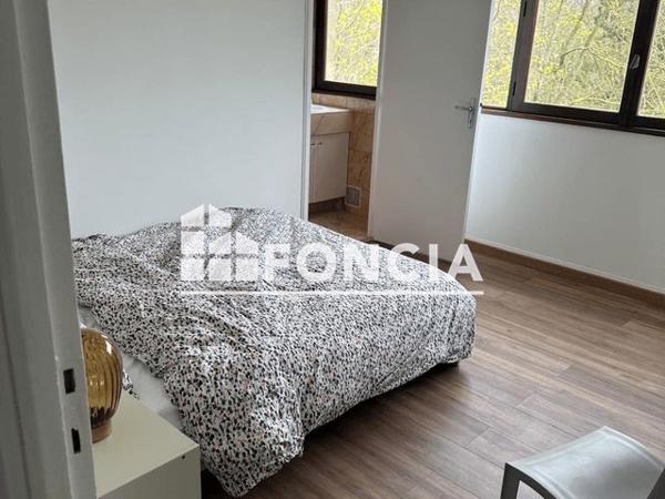 Location Appartement 3 pièces 80.8 m² - 34-36 RUE VICTOR HUGO Carrieres Sur Seine 78420