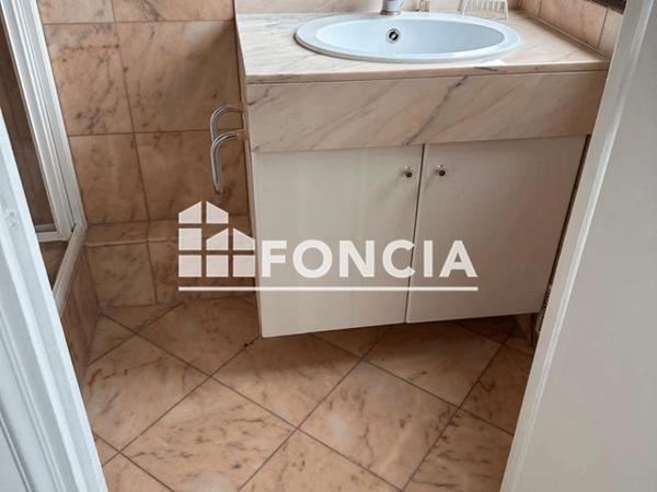 Location Appartement 3 pièces 80.8 m² - 34-36 RUE VICTOR HUGO Carrieres Sur Seine 78420