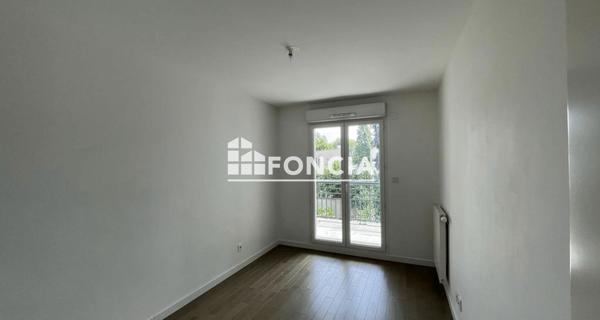Location Appartement 3 pièces 73.2 m² - Châtenay-malabry 92290
