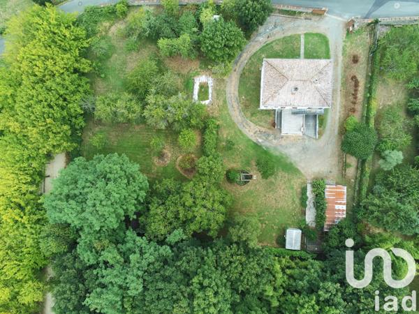 Maison à vendre 8 pièces 132 m² Saint-Hilaire-des-Loges