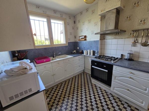 Maison à vendre |  Saint-Seurin-sur-l'Isle |  3 pièces | 80 m²