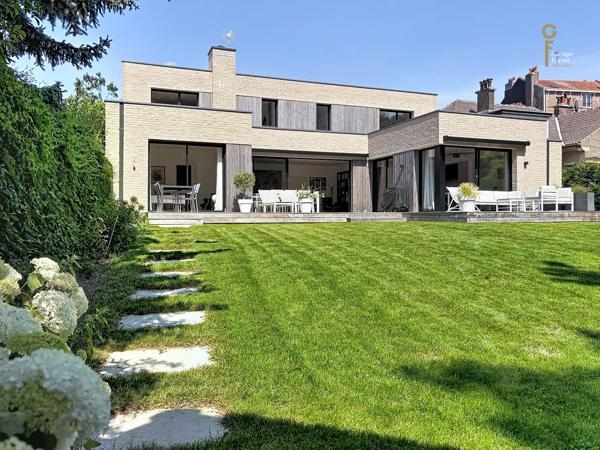 Magnifique maison individuelle cubique - Rare à la vente