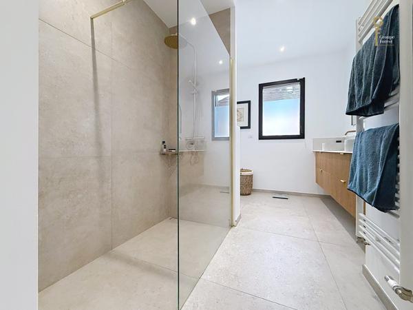Magnifique maison individuelle cubique - Rare à la vente