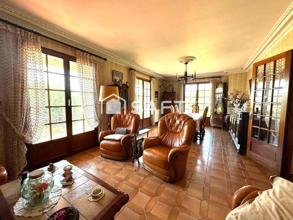 Propriété avec dépendance et grand terrain