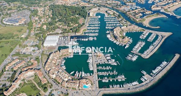 À vendre Parking 12.25 m² - Cogolin 83310