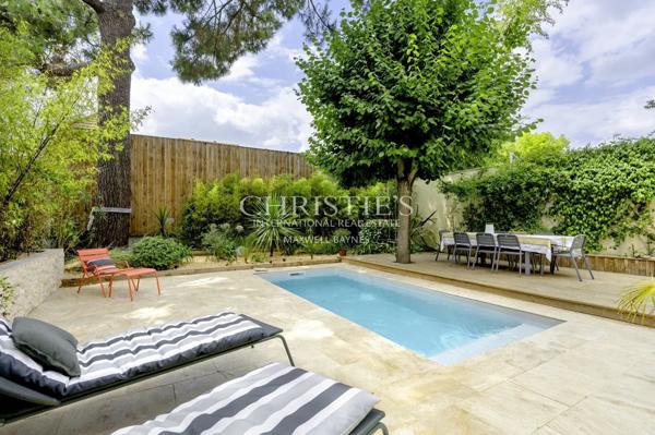 Bègles – Chartreuse en pierre avec jardin, piscine et garage