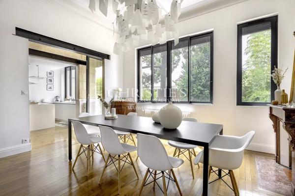 Bègles – Chartreuse en pierre avec jardin, piscine et garage