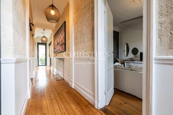 Bègles – Chartreuse en pierre avec jardin, piscine et garage