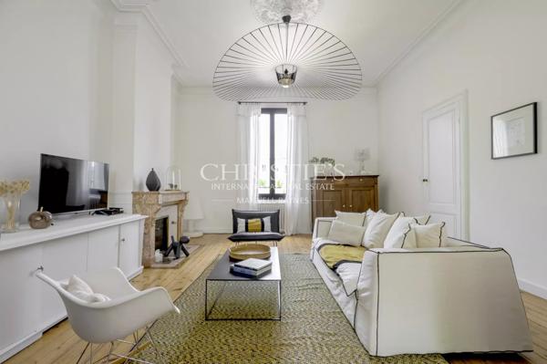 Bègles – Chartreuse en pierre avec jardin, piscine et garage