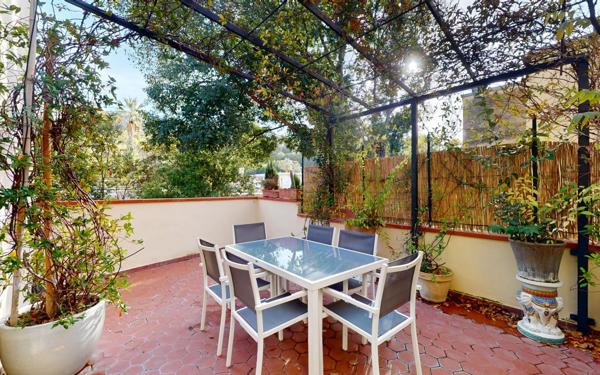 Appartement à vendre    3 pièces • 74 m2 Nice