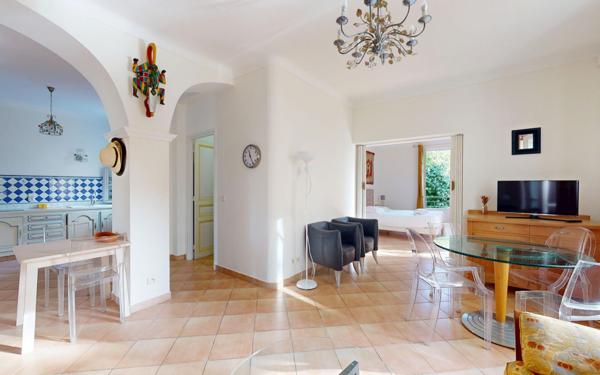 Appartement à vendre    3 pièces • 74 m2 Nice