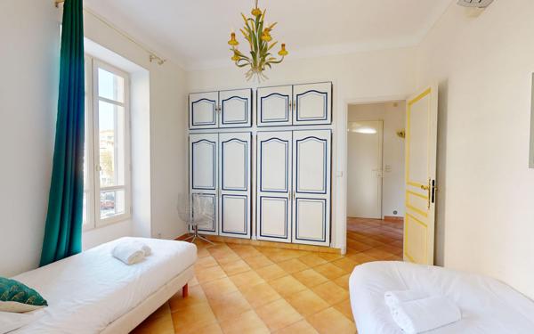 Appartement à vendre    3 pièces • 74 m2 Nice