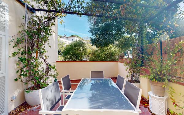 Appartement à vendre    3 pièces • 74 m2 Nice