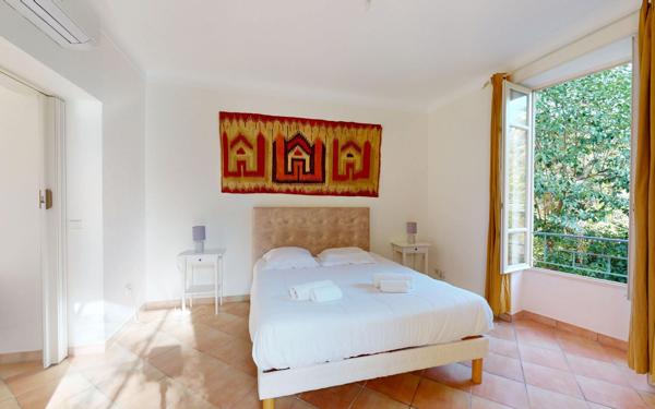 Appartement à vendre    3 pièces • 74 m2 Nice