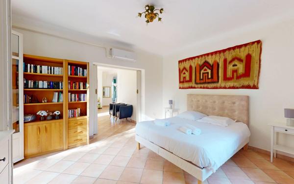 Appartement à vendre    3 pièces • 74 m2 Nice