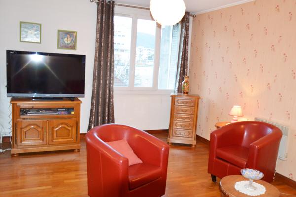 Grenoble (38100) Appartement grand T3 traversant Stalingrad 88 m².