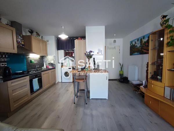 Plein centre de Bassens, superbe T3 + parking