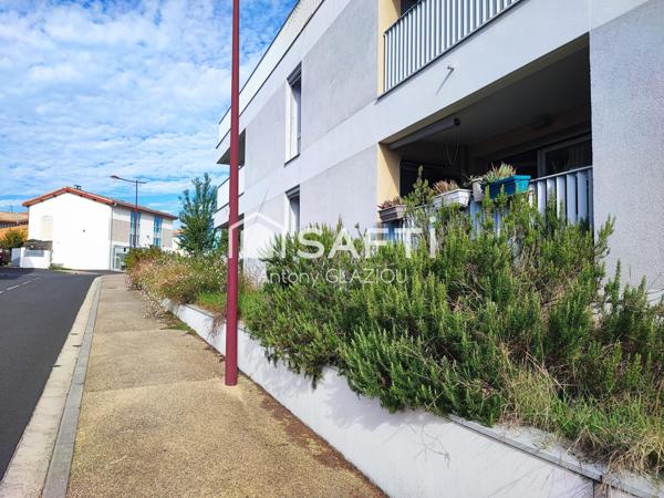 Plein centre de Bassens, superbe T3 + parking