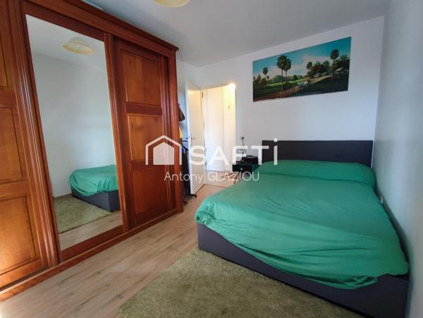 Plein centre de Bassens, superbe T3 + parking