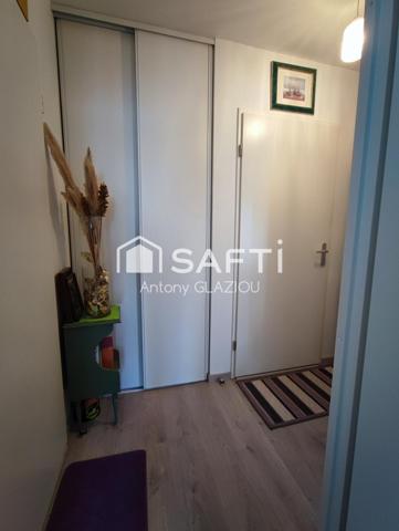 Plein centre de Bassens, superbe T3 + parking