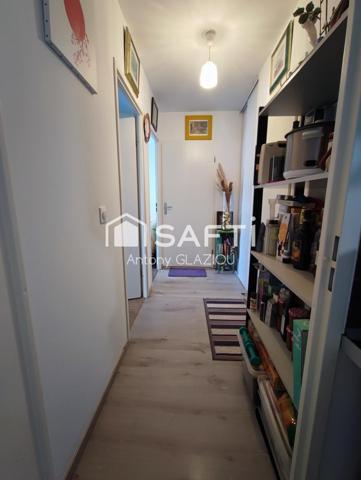 Plein centre de Bassens, superbe T3 + parking