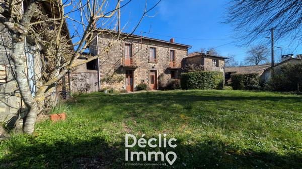 Vente maison de village Les adjots, 146m² 4 pièces 159 000€ Charente