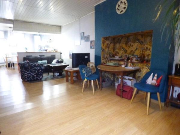 Immeuble avec local commercial et  appartement T4