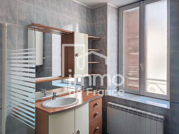 Appartement Oyonnax 3 pièce(s) 75.21 m2
