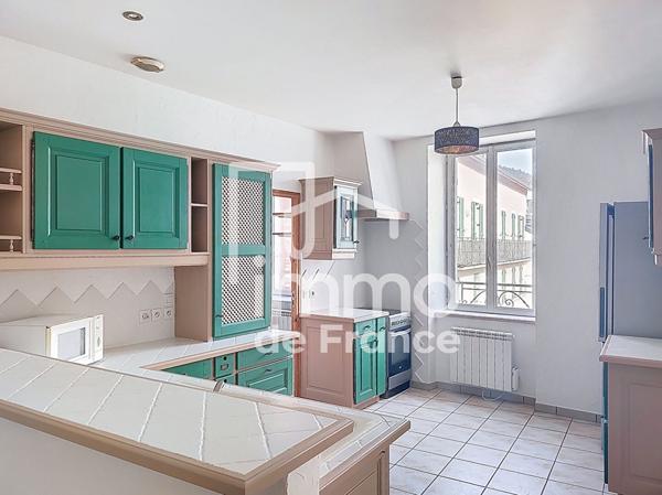 Appartement Oyonnax 3 pièce(s) 75.21 m2