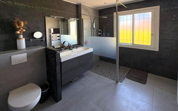 Maison à vendre    6 pièces •  Beauvoisin